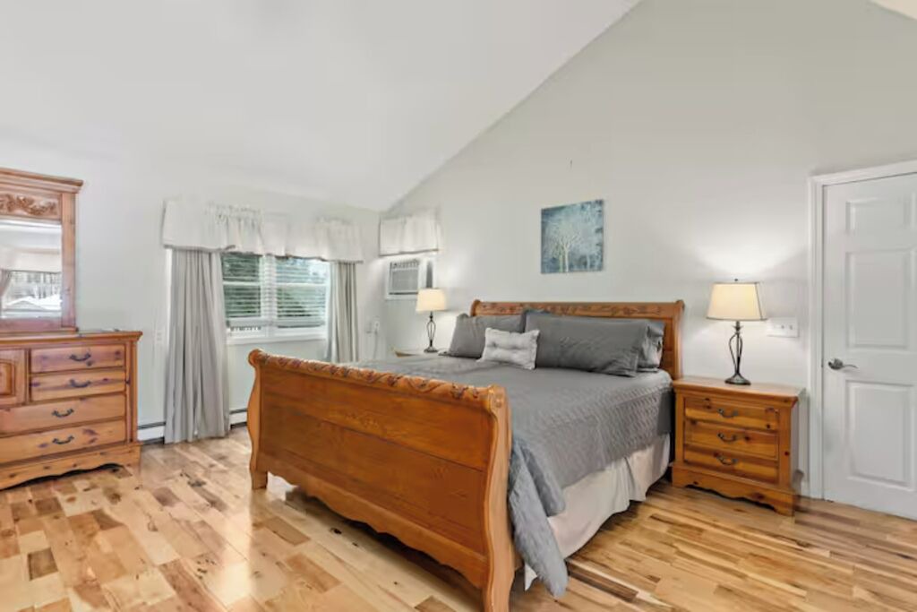 Photo of Bedroom in Weare