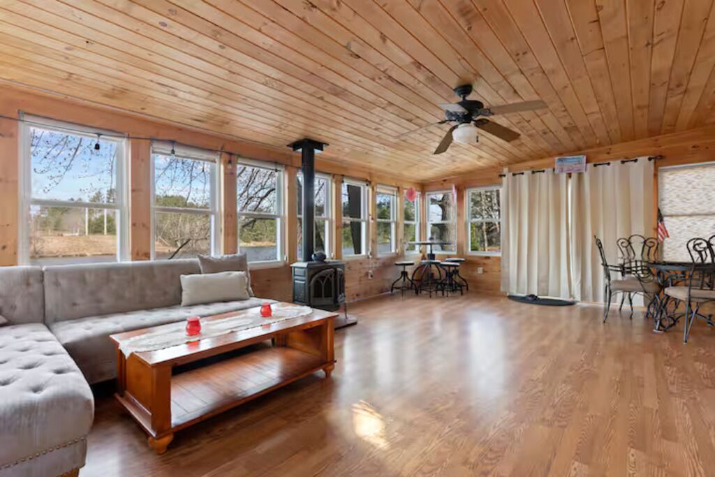 Photo of Livingroom in Weare