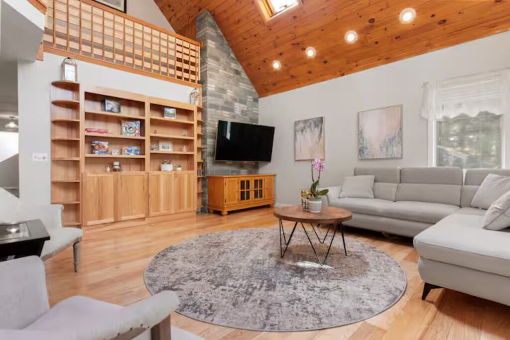 Photo of Livingroom in Weare