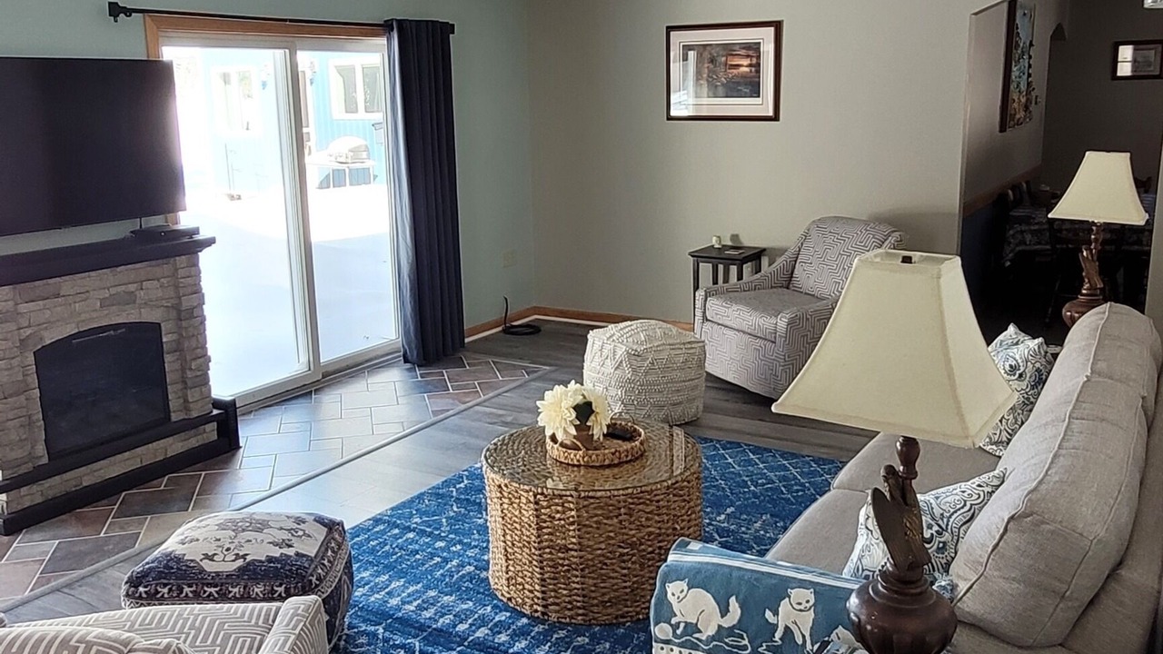 Photo of Livingroom in Ellsworth