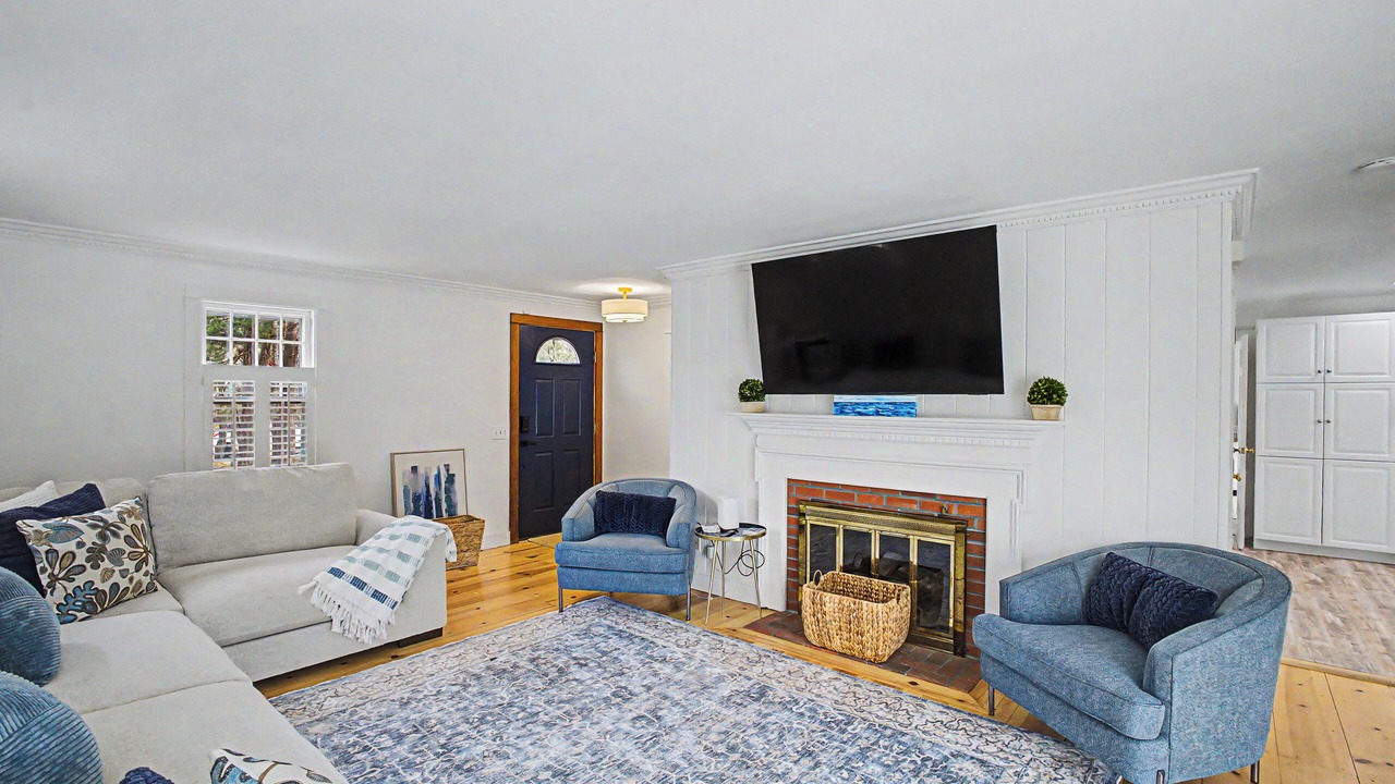 Photo of Livingroom in West Barnstable