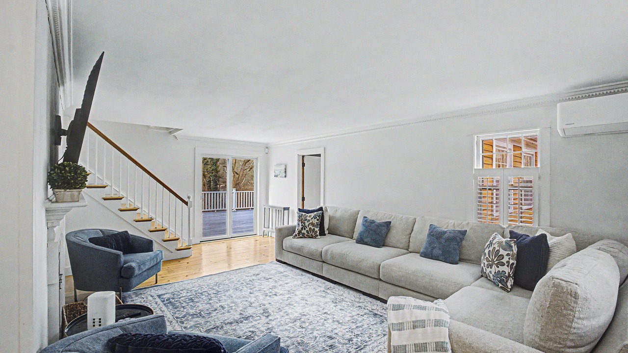 Photo of Livingroom in West Barnstable