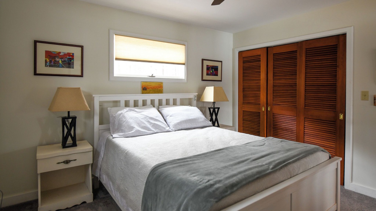Photo of Bedroom in Raymond