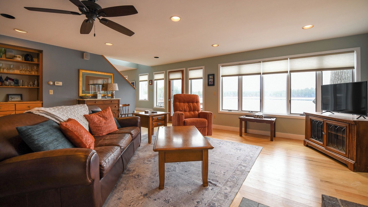 Photo of Livingroom in Raymond