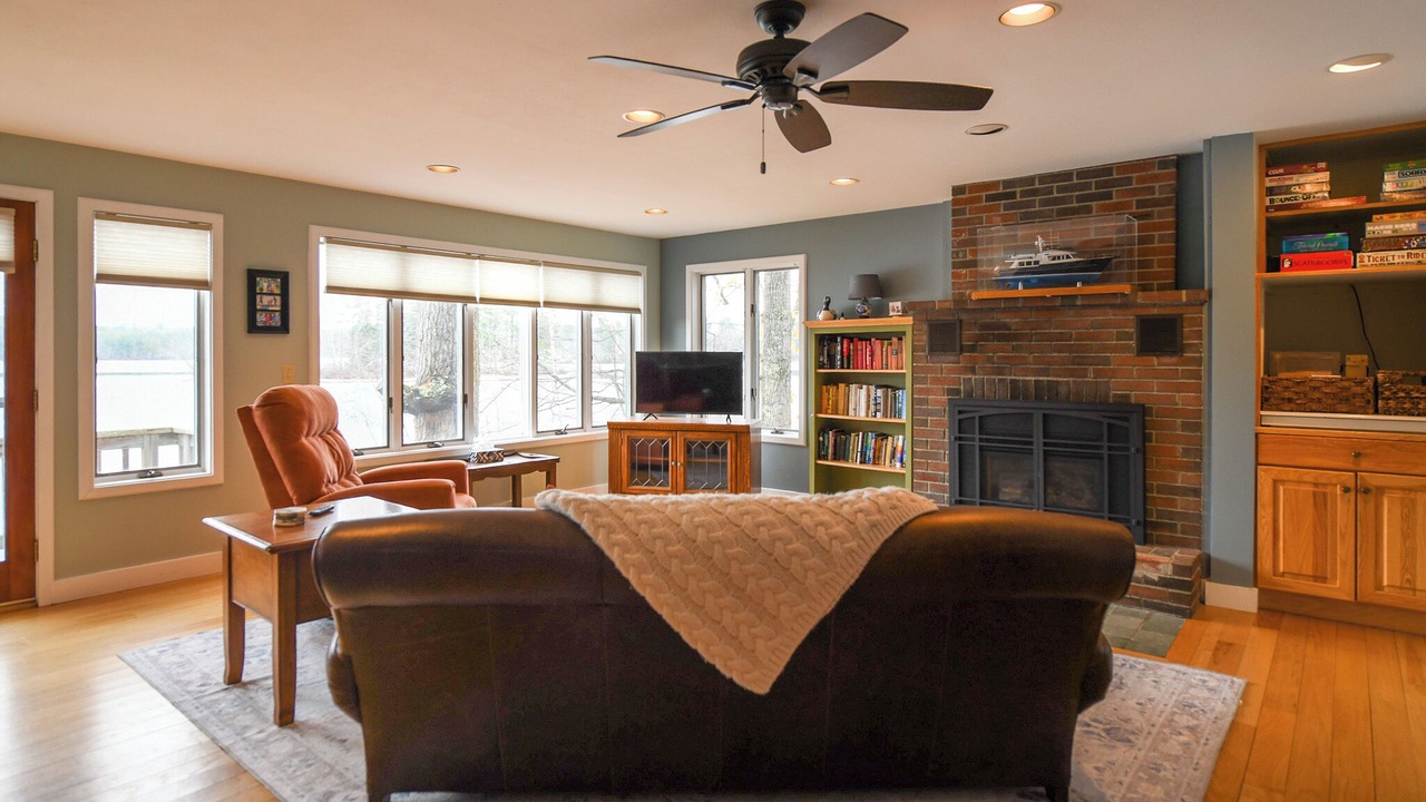 Photo of Livingroom in Raymond