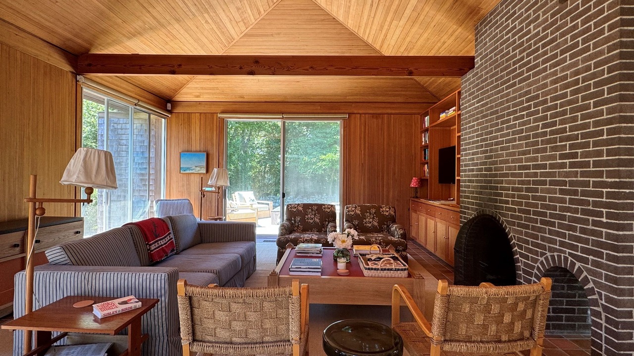 Photo of Livingroom in Chilmark