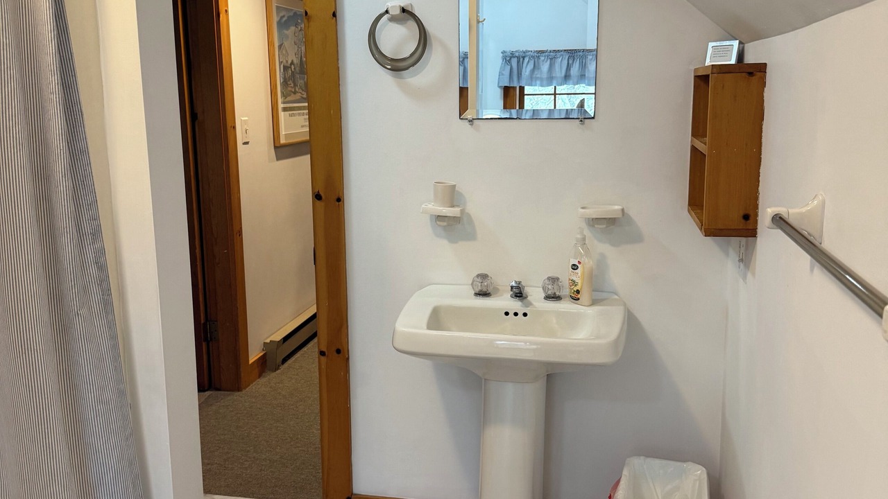 Photo of Bathroom in West Tisbury