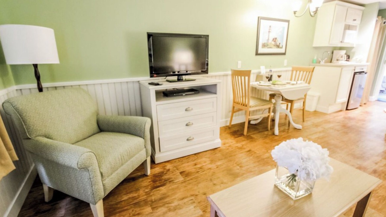 Photo of Livingroom in West Yarmouth