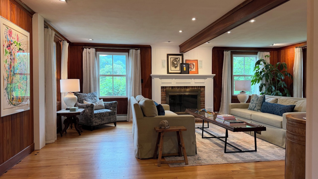 Photo of Livingroom in Manchester Center