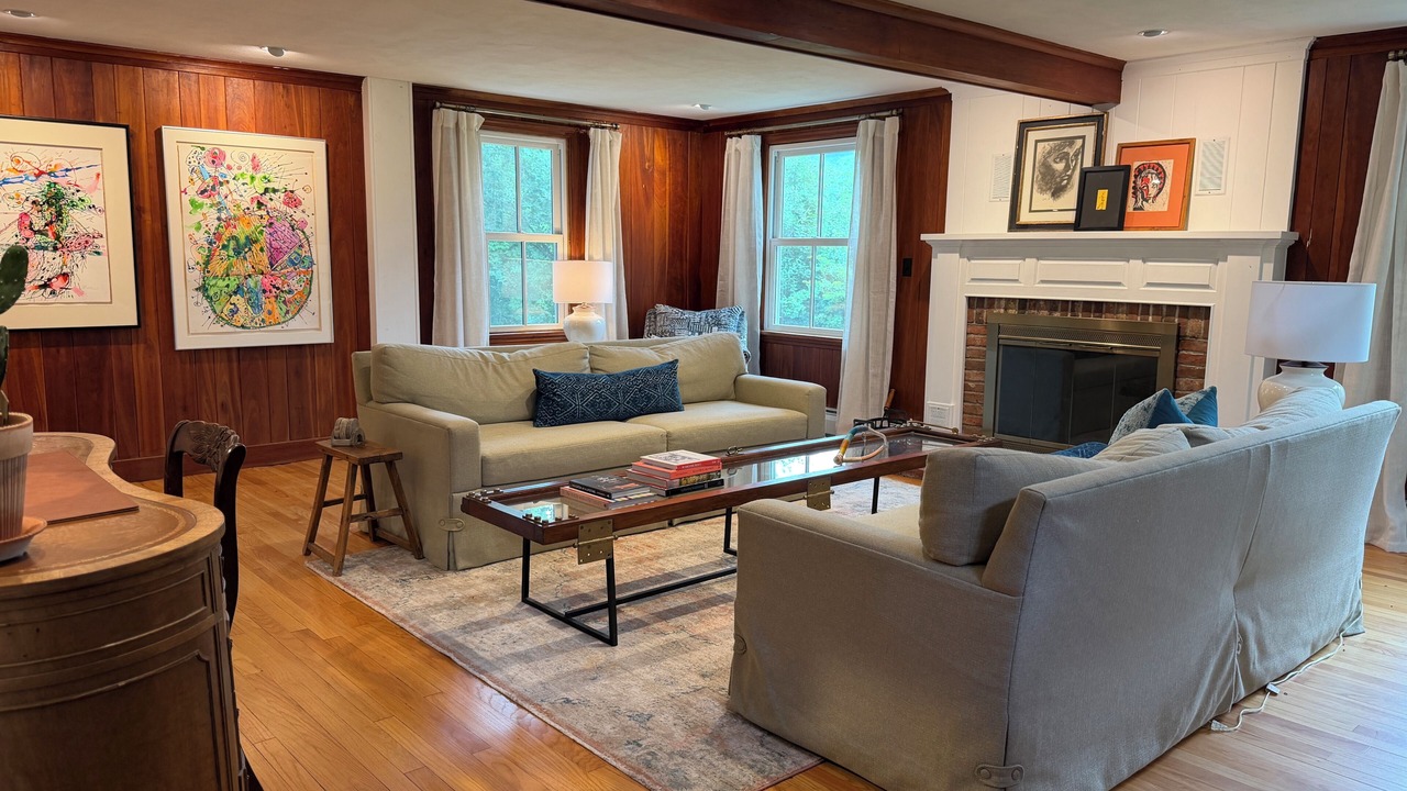 Photo of Livingroom in Manchester Center
