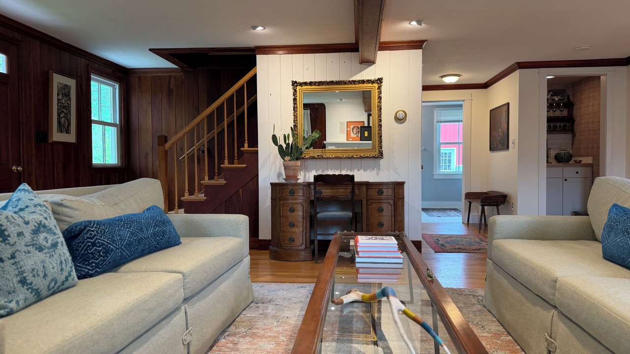 Photo of Livingroom in Manchester Center