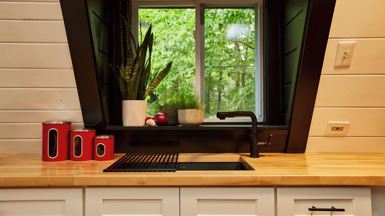 Photo of Kitchen in East Jamaica