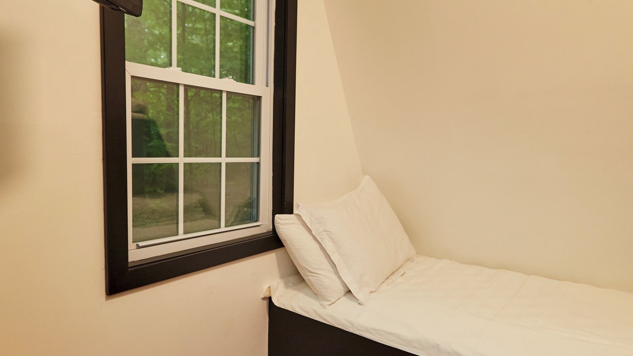 Photo of Bedroom in East Jamaica