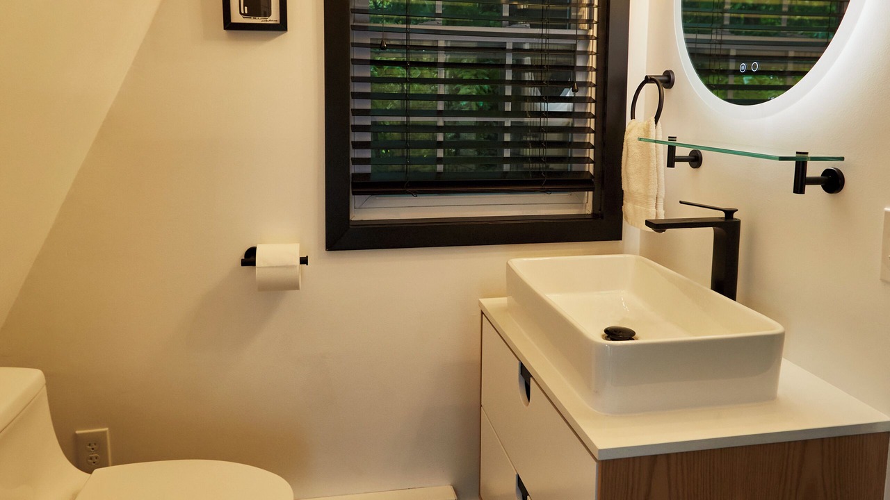 Photo of Bathroom in East Jamaica