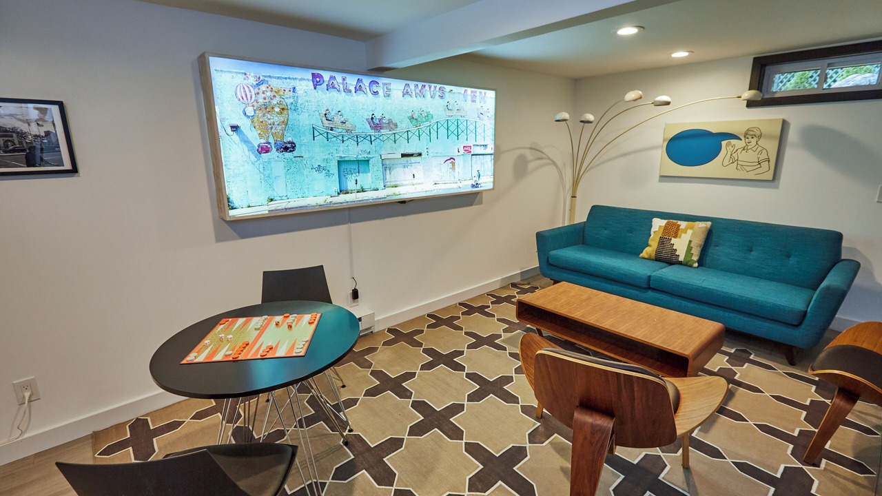 Photo of Livingroom in East Jamaica