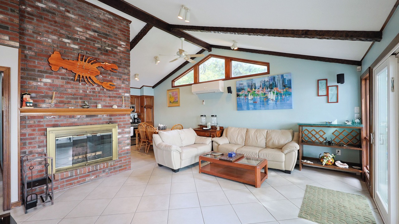 Photo of Livingroom in Mashpee