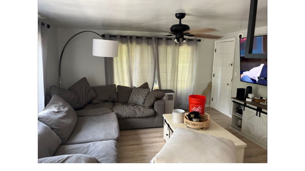 Photo of Livingroom in Lyman