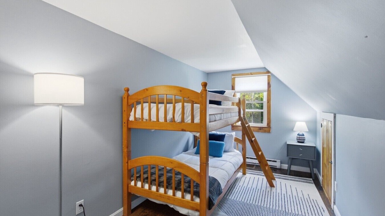 Photo of Bedroom in Sunapee