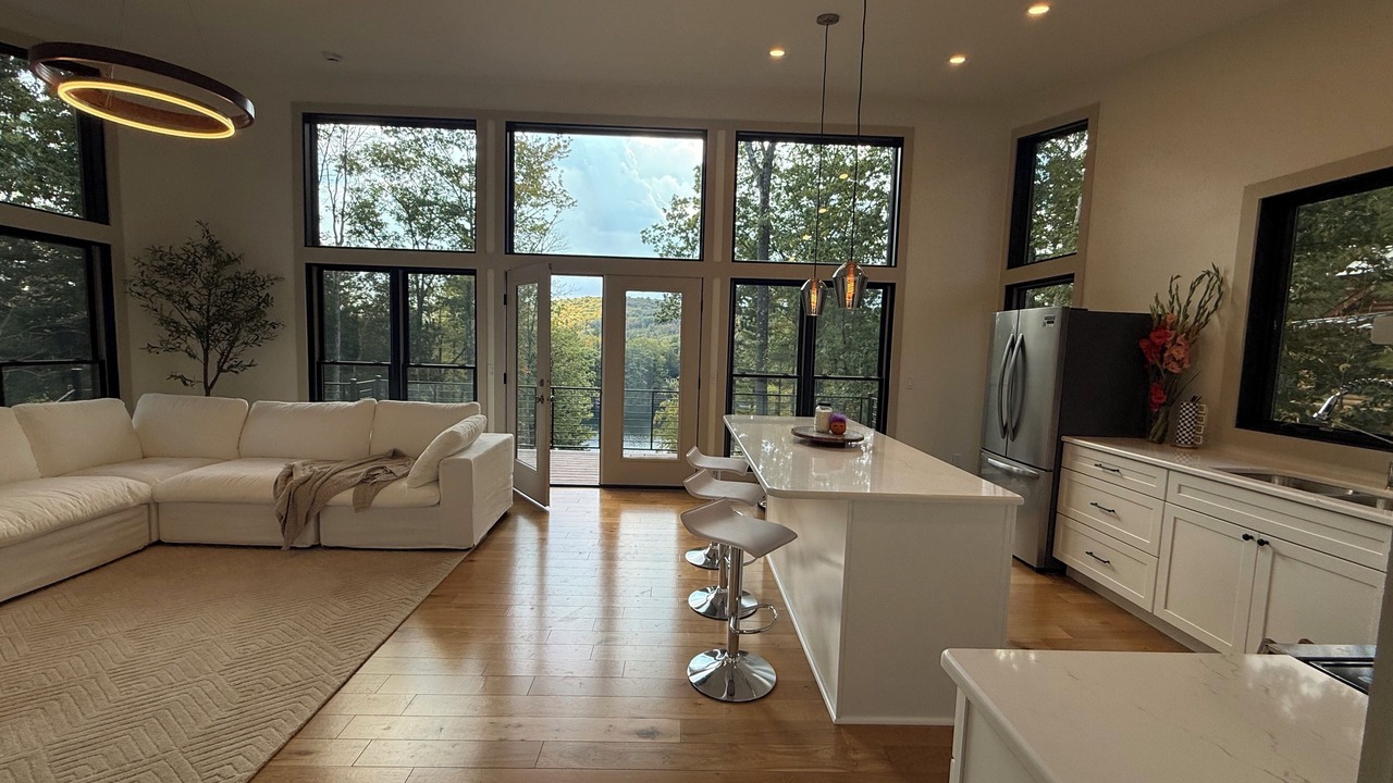 Photo of Livingroom in Whitehall