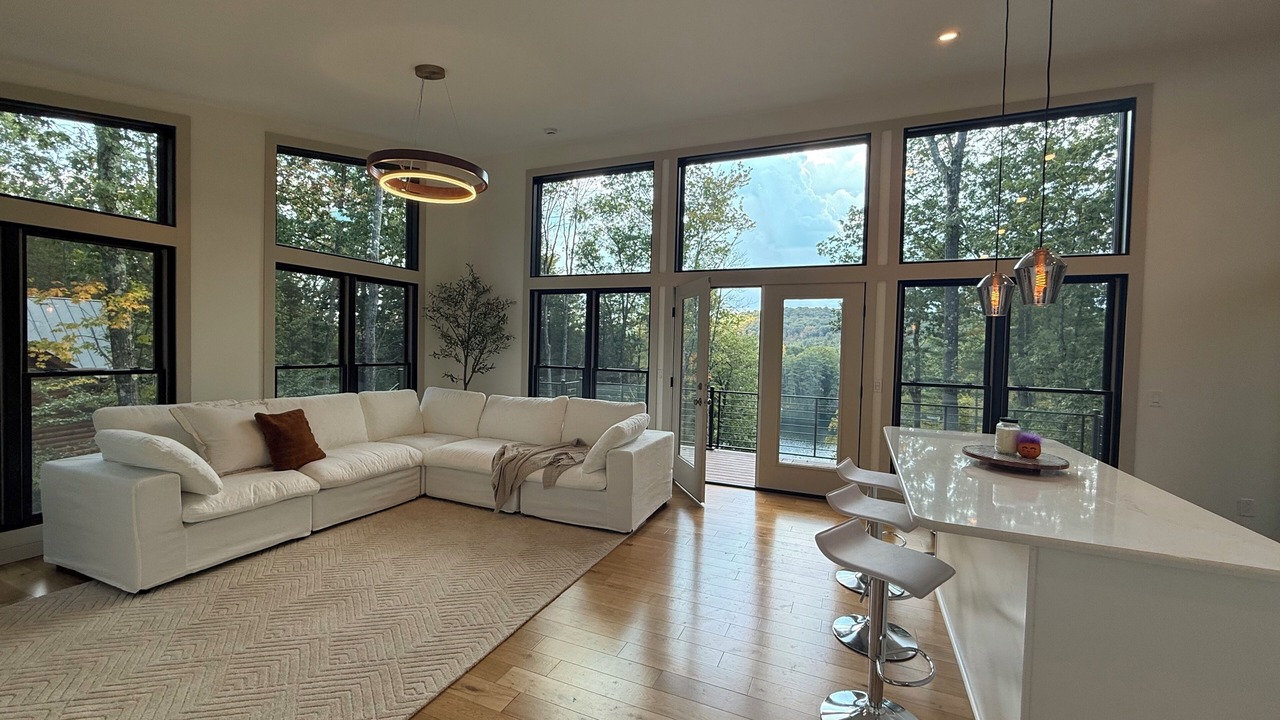 Photo of Livingroom in Whitehall