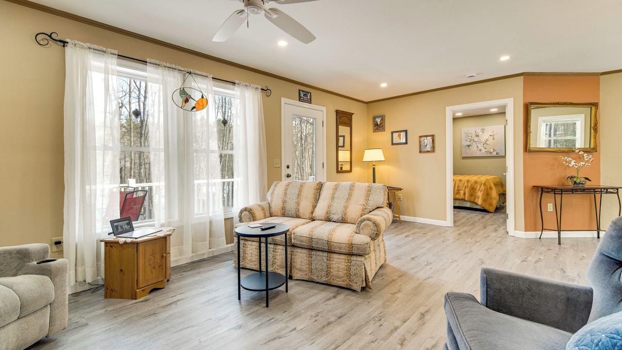Photo of Livingroom in Canton