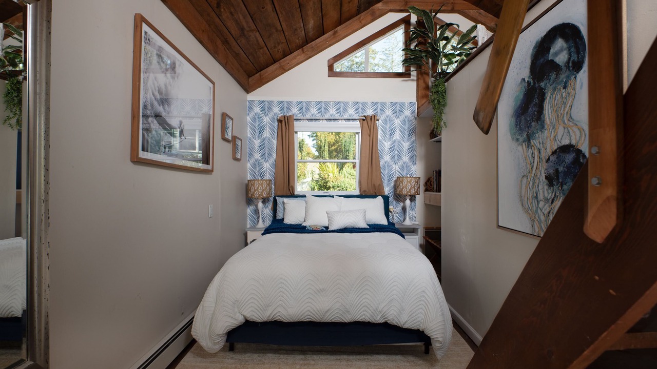 Photo of Bedroom in Quaker Hill
