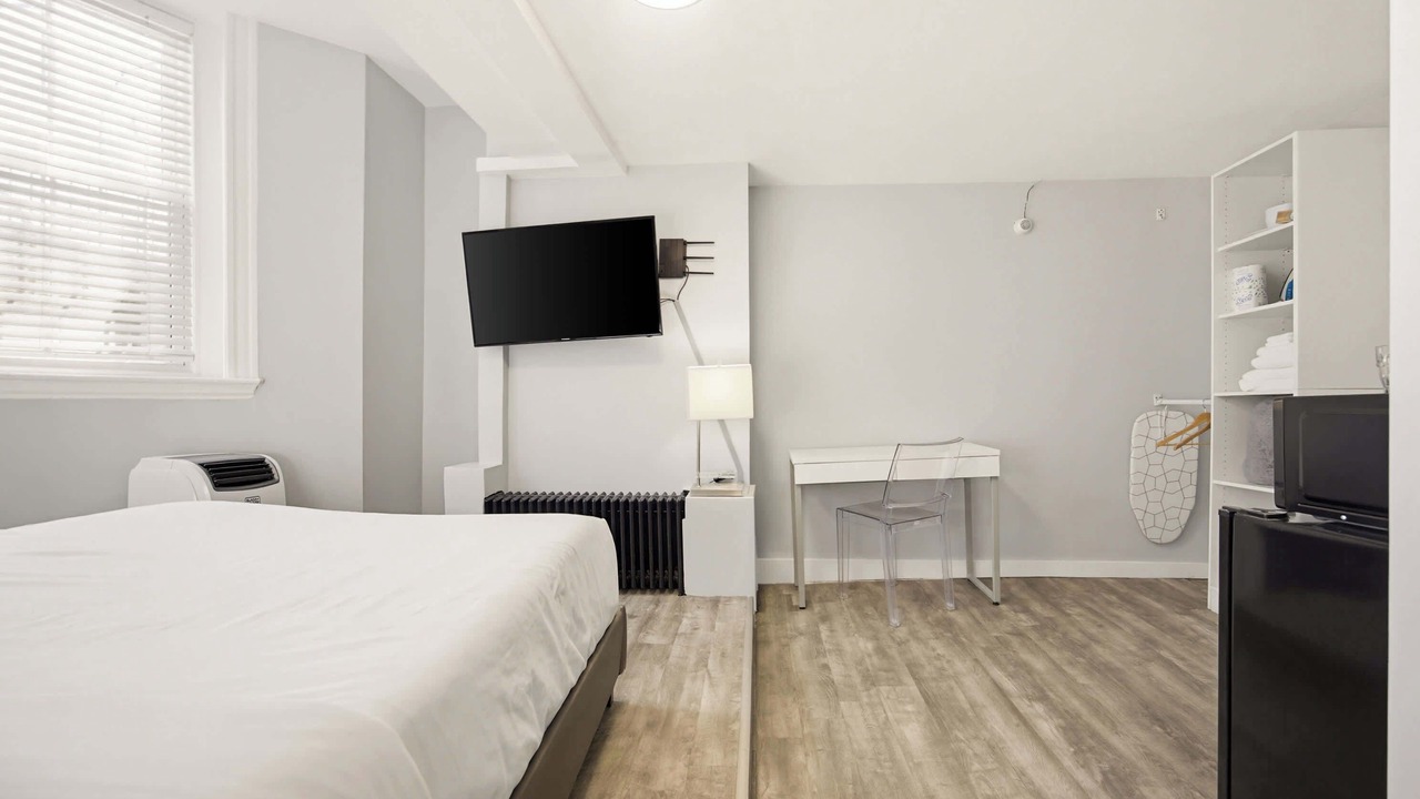 Photo of Bedroom in Bay Village