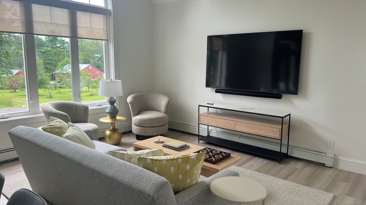 Photo of Livingroom in Center Tuftonboro