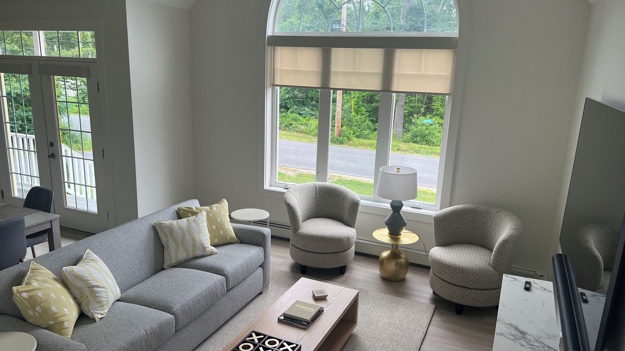 Photo of Livingroom in Center Tuftonboro