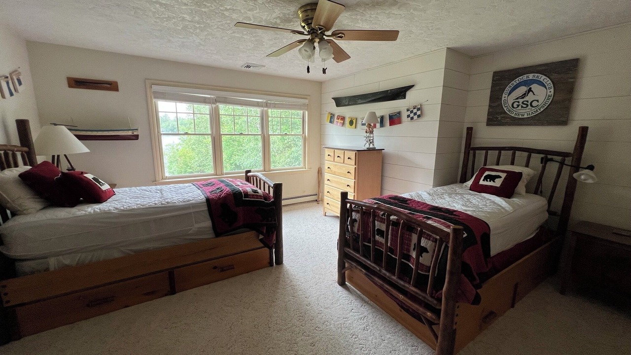 Photo of Bedroom in Mirror Lake