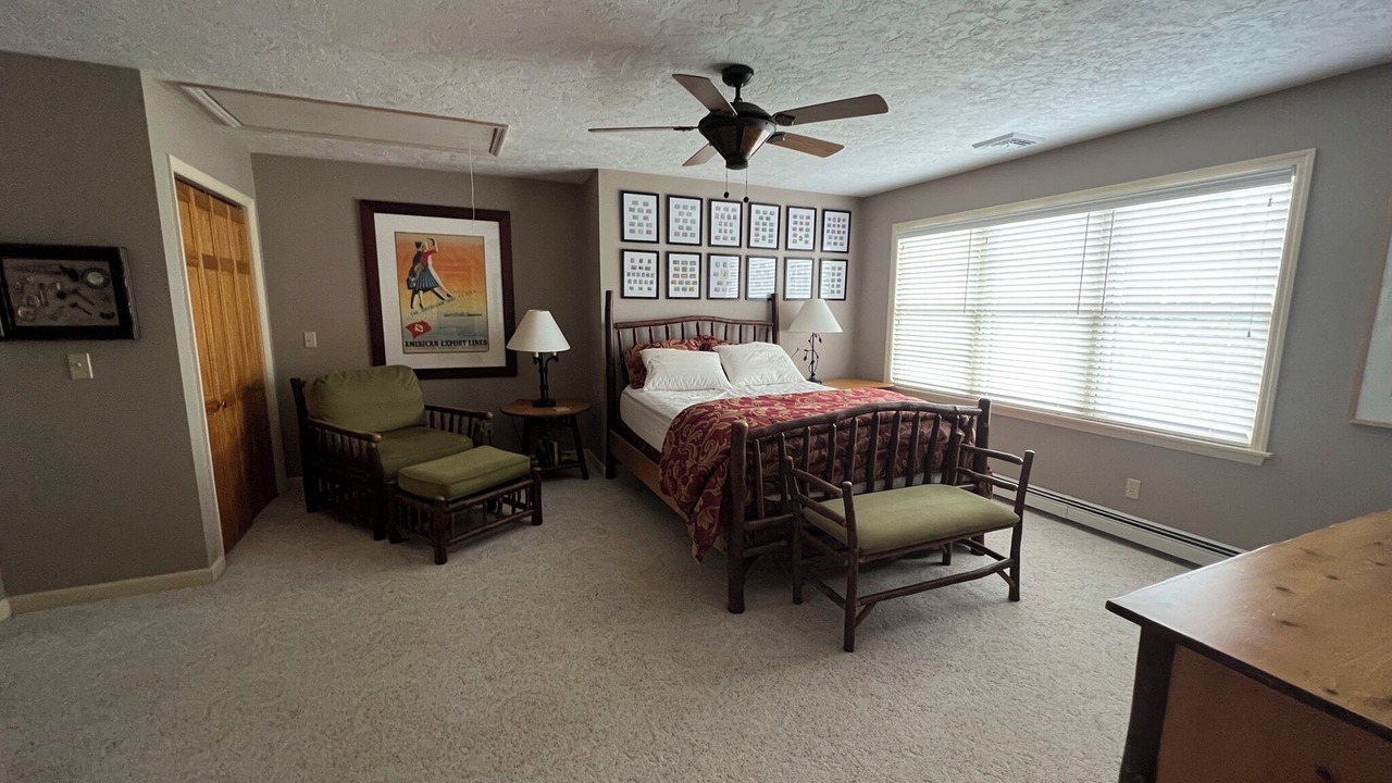 Photo of Bedroom in Mirror Lake