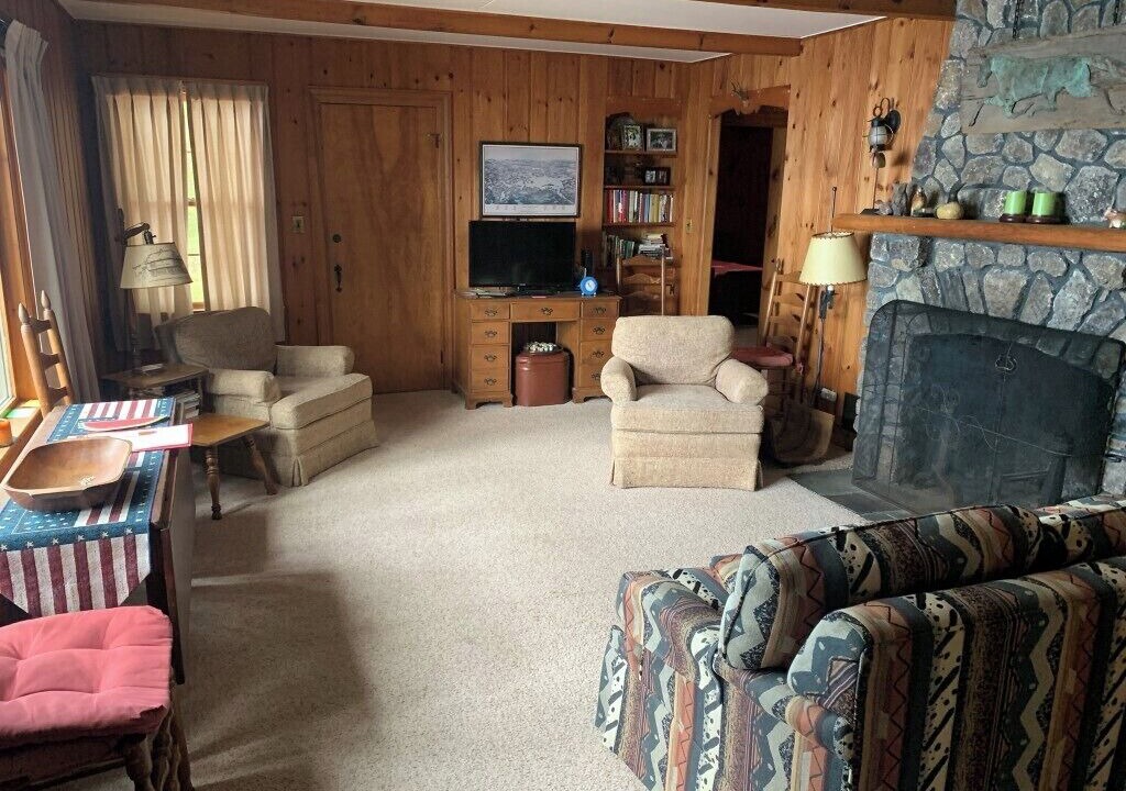 Photo of Livingroom in Melvin Village