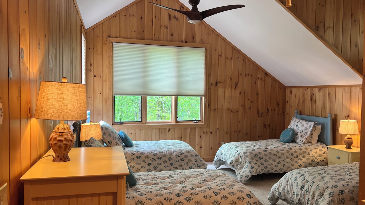 Photo of Bedroom in Tuftonboro