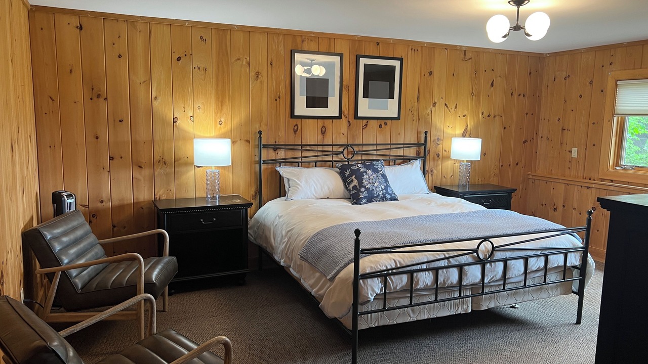 Photo of Bedroom in Tuftonboro