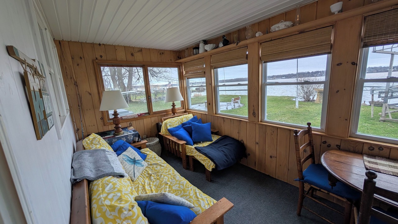 Photo of Livingroom in Seneca Falls