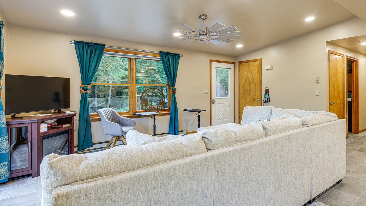 Photo of Livingroom in Warrensburg