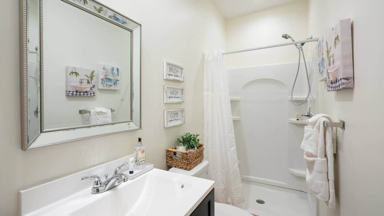 Photo of Bathroom in Foxcroft Square