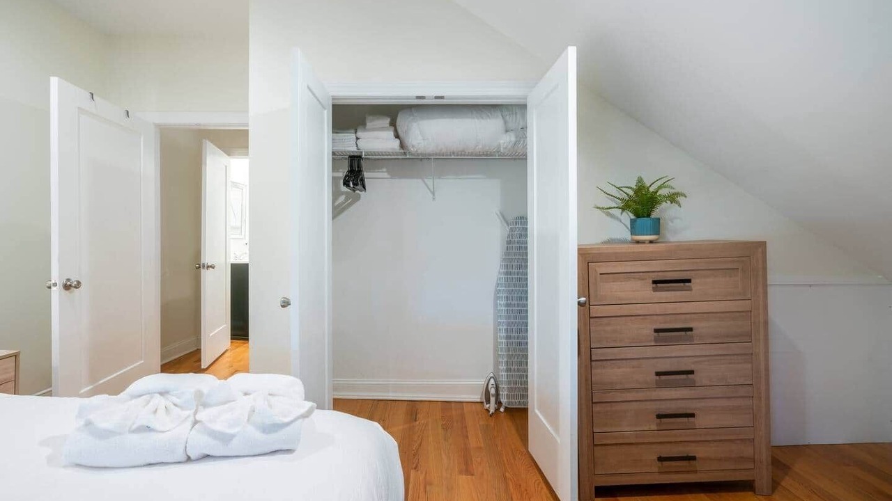 Photo of Bedroom in Foxcroft Square