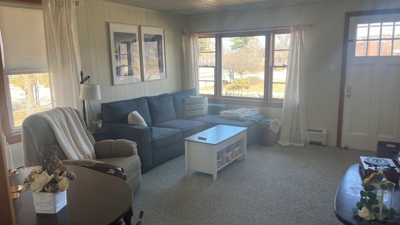Photo of Livingroom in Laconia