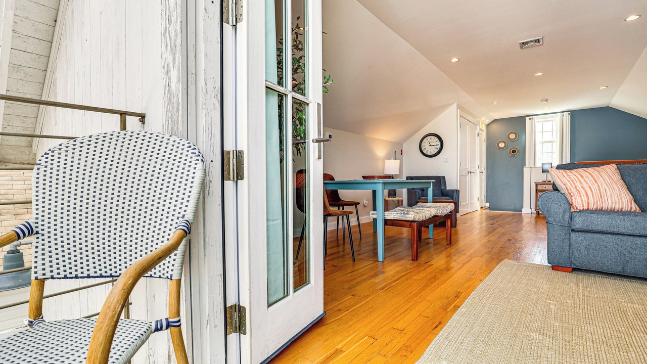 Photo of Livingroom in Madison Center