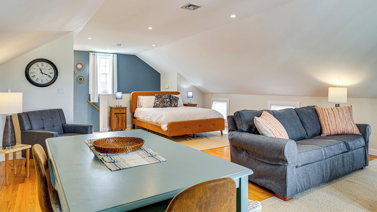 Photo of Livingroom in Madison Center
