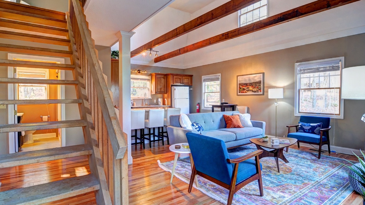 Photo of Livingroom in Sherwood Forest