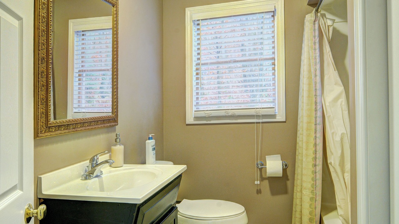 Photo of Bathroom in Sherwood Forest