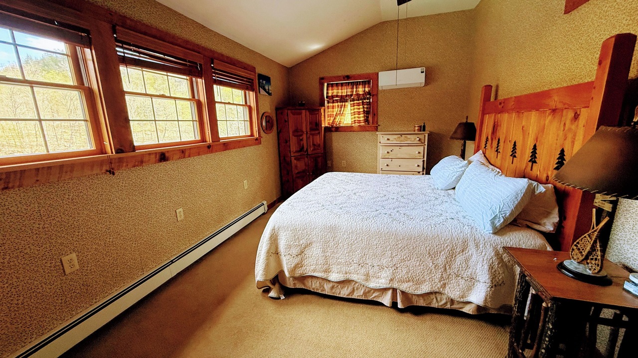 Photo of Bedroom in North Creek