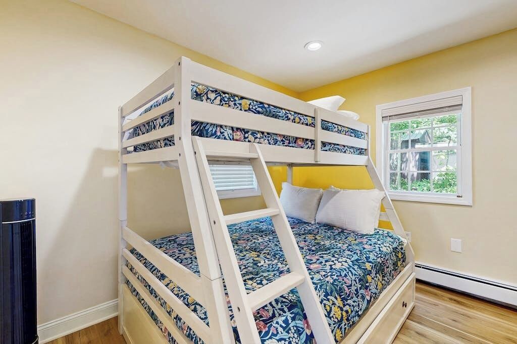 Photo of Bedroom in Moultonborough