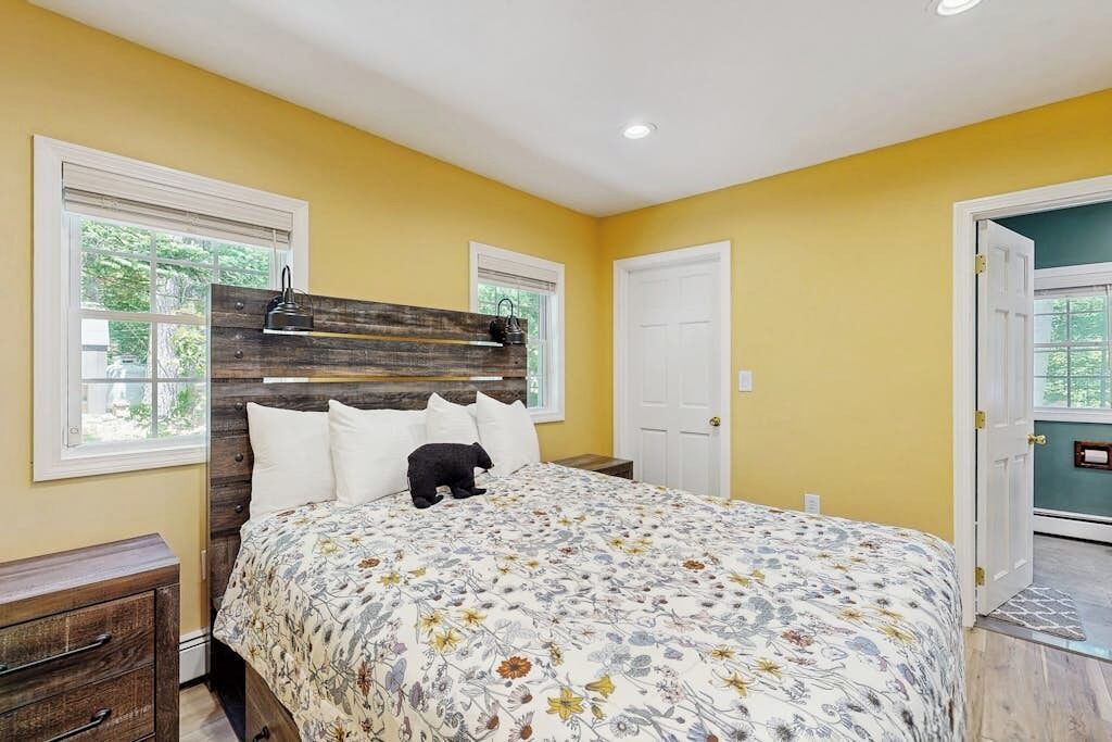 Photo of Bedroom in Moultonborough