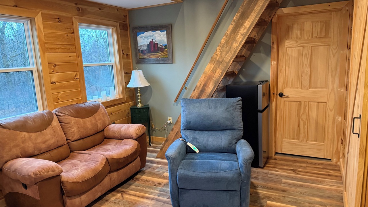 Photo of Livingroom in Ellenburg Depot