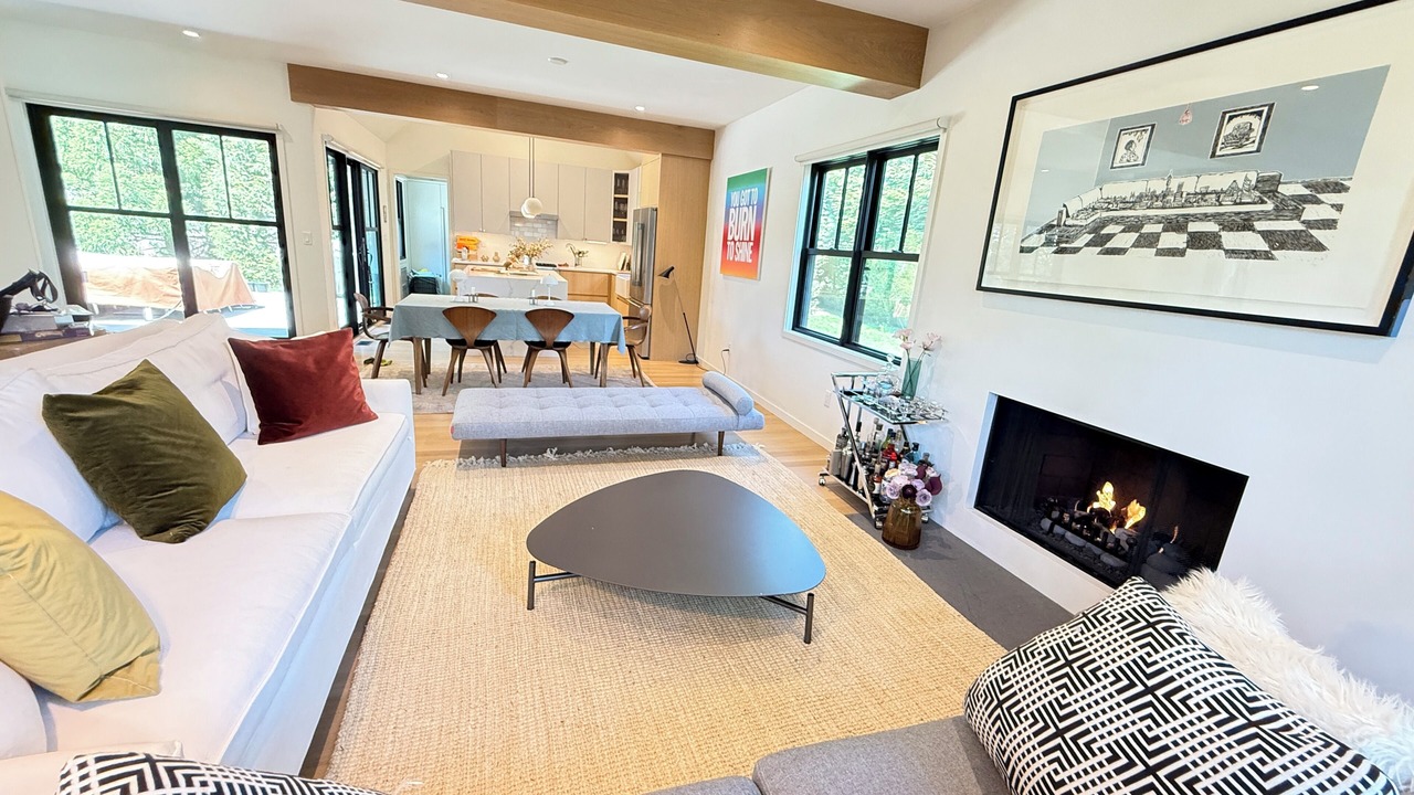 Photo of Livingroom in East Hampton North