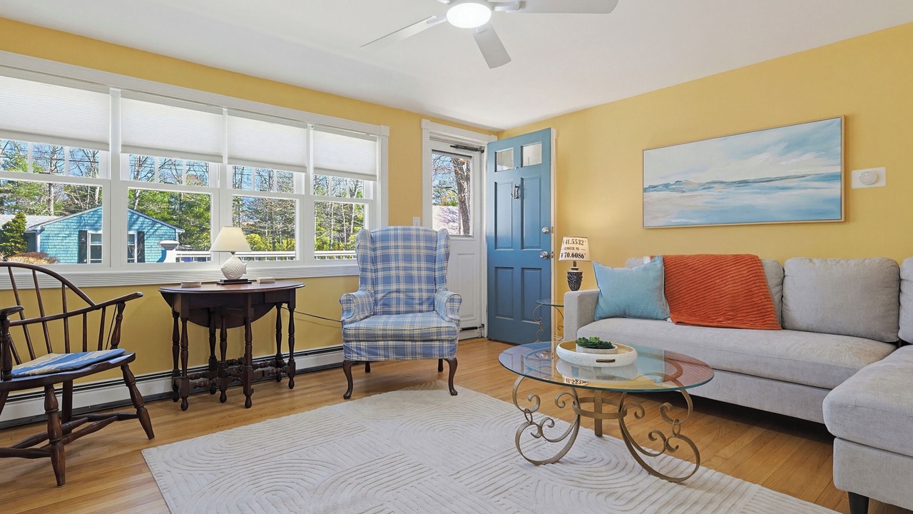 Photo of Livingroom in East Falmouth