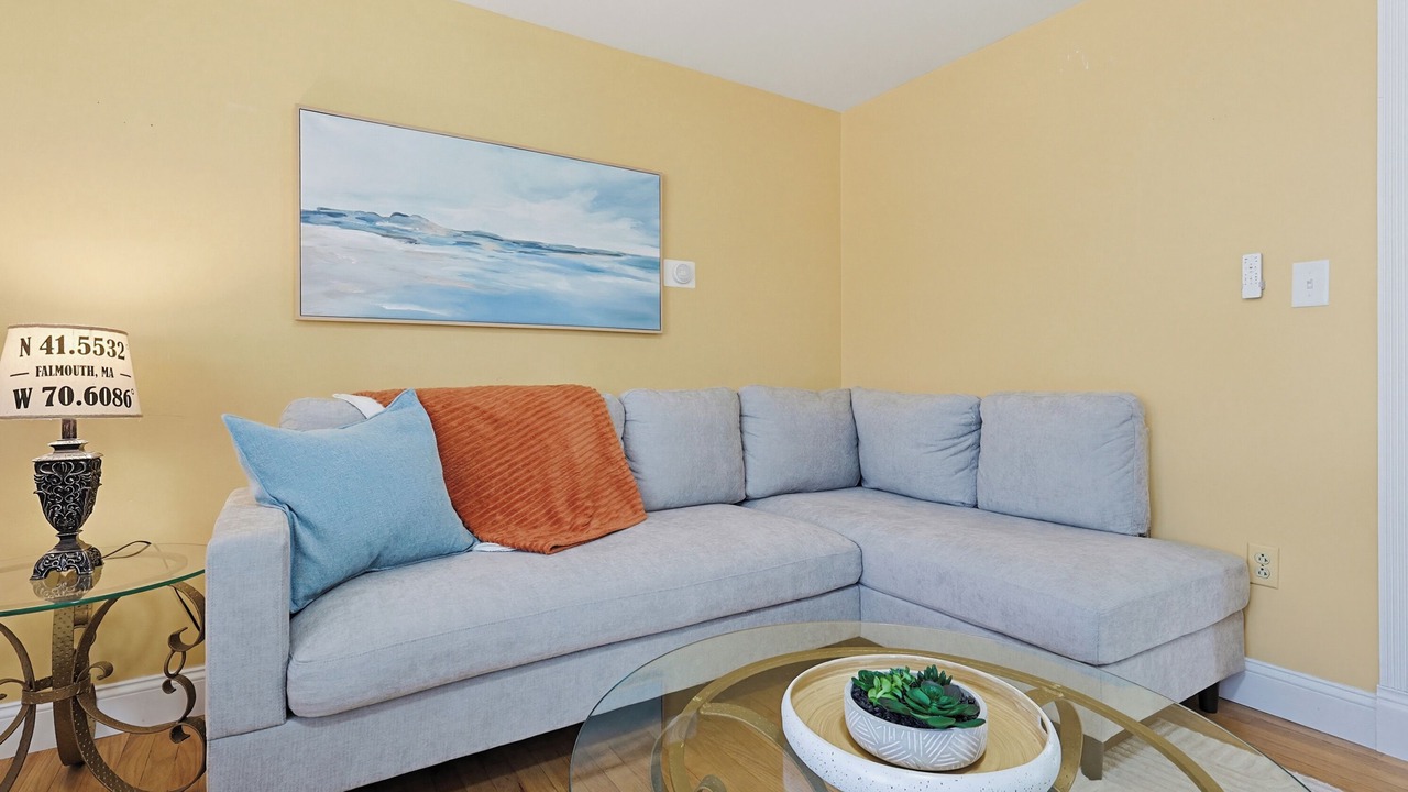 Photo of Livingroom in East Falmouth